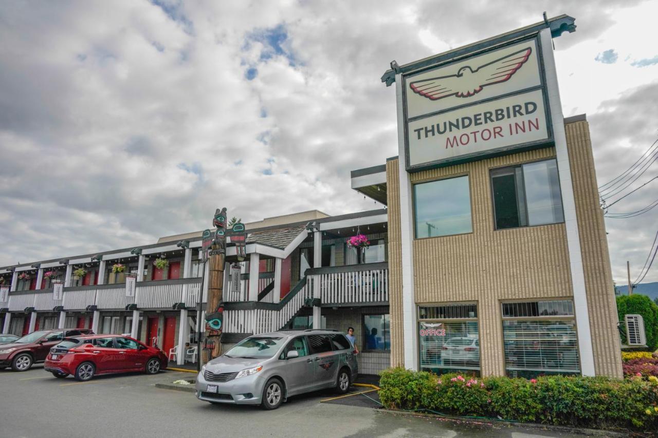 THUNDERBIRD MOTOR INN | ⋆⋆⋆ | DUNCAN, CANADA | SEASON DEALS FROM $89